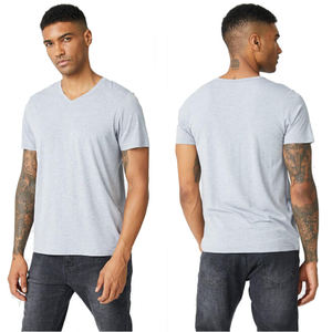 T-shirt en coton à col en V personnalisé pour homme, fabricants de vêtements pour hommes en gros, t-shirt de haute qualité en coton et élasthanne pour homme - Product Image 4