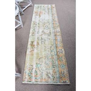 Tapis turc 2,2 x 7,5 pieds, tapis vintage, tapis oriental vert en laine - Product Image 1