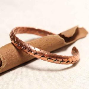 Brazaletes de Cobre Modernos Pulidos a Mano para Mujer, de Alta Calidad y Gran Venta - Product Image 3