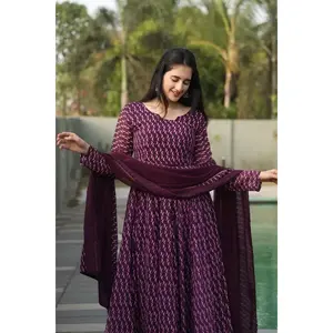 Ensemble de costume Anarkali de couleur vin pour femmes de la collection Designer de DHARANI - Product Image 1