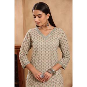 Hazira Pakeezah Booti Kurta élégante en coton avec col carré et fentes - Product Image 1