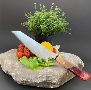 Couteau de chef en acier inoxydable fait à la main cuisine extérieure poignée en résine Chef de cuisine avec gaine en cuir. - Product Image 3