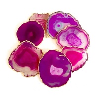 Tranche d'agate rose polie, toucher naturel, forme irrégulière, décoration d'intérieur, pierre précieuse ornée de dorure, artisanat du Nouvel An chinois