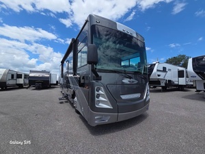 Vendeur vérifié pour C-o-a-c-h-m-e-n S-p-o-r-t-s-c-o-a-c-h Srs 339DS d'occasion 2023 prêt pour le voyage - Product Image 3