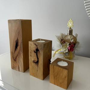 Ensemble de 3 bougeoirs en bois faits à la main de qualité supérieure, décoratifs et luxueux, pour la décoration de la maison pendant la saison des fêtes de Noël - Product Image 1