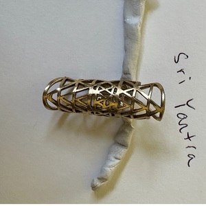 Les perles de dreadlock en métal de qualité supérieure sur mesure élèvent vos extensions de cheveux et vos conceptions de dreadlock. Idle pour coiffeur - Product Image 1