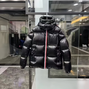 เสื้อโค้ทกันหนาวผู้ชายคุณภาพสูง น้ำหนักเบา มีฮู้ด แจ็คเก็ตขนเป็ดแบบพองตัวหนา - Product Image 2