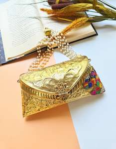 Bolso de Mano Tipo Clutch de Latón Dorado, Bolso de Metal Estilo Boho, Regalo para Ella, Bolso de Fiesta, Bolso de Noche, Bolso de Boda - Product Image 1
