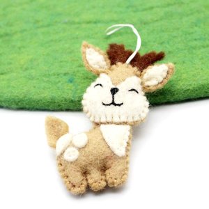 Ornement en feutre de Noël-Décoration de chien en feutre suspendu pour Noël-Fabriqué à partir de laine de Nouvelle-Zélande 100%-Fait à la main au Népal - Product Image 1