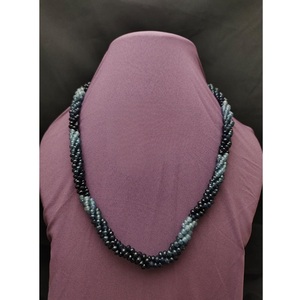 Mala ดีไซเนอร์ดูเรียบง่ายด้วยชุดจี้ลูกปัดมุกกับหินเพทายสำหรับผู้หญิงและเด็กผู้หญิง - Product Image 1