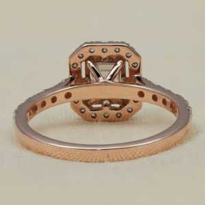 แหวนหมั้นเพชรแล็บทรงเอเมอรัลด์คัทแบบฮาโล - Product Image 3