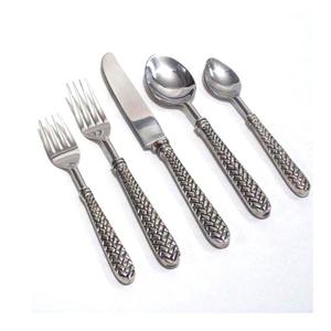 Ensemble de Couverts de Luxe en Acier Inoxydable Royal Fait à la Main Finition Argentée Conception de Barre Rectangulaire Poignée Faite à la Main - Product Image 5