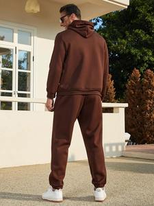 Survêtement d'hiver 2 pièces sur mesure pour hommes, jogging confortable et respirant en tissu polaire avec pantalon de survêtement avec logo personnalisé - Product Image 3