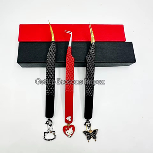 แหนบต่อขนตาเคลือบสีดำและสีแดงหลากหลายสไตล์ พร้อมพวงกุญแจดีไซน์ต่างๆ รับทำโลโก้ อุปกรณ์เสริมความงาม - Product Image 2