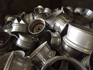 เศษล้อรถยนต์อะลูมิเนียมบริสุทธิ์สูง 99% น้ำหนัก 5 กก. ยี่ห้อ DE Rims & Wheel Scrap มีจำหน่าย - Product Image 5