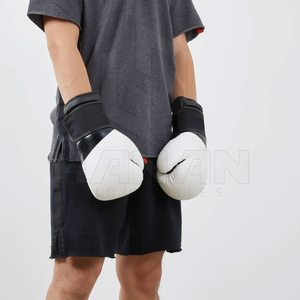 Gants de boxe en cuir de haute qualité Pakistan OEM HANAN INDUSTRIES HE-1402 - Conception personnalisée de paume en maille respirante, longueur poignet - Product Image 4