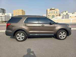 2024 Explorer XLT Usada, Camioneta Automática, Tracción Delantera, Interior Oscuro, Asientos de Cuero, Diésel, Aspiración Natural, Control de Crucero - Product Image 4