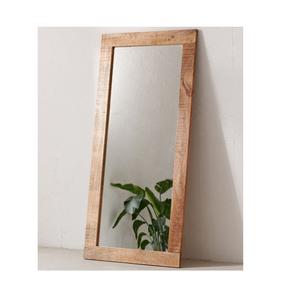 Cadre de miroir sur pied en bois robuste pour un accessoire pratique et élégant dans les chambres ou les dressing - Product Image 1