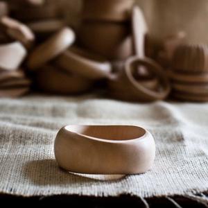 Bracelets en bois imperméables de qualité supérieure pour l'exportation, bijoux faits à la main en bois naturel, accessoires de mode pour femmes, personnalisables - Product Image 3