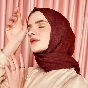 חיג'אב סאטן בד משי נשים מוסלמיות צעיף באיכות גבוהה מטפחת רגיל פשוט מוסלמי נשים ראש צעיף ראש ללבוש