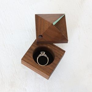 Boîte à bagues de fiançailles en bois de manguier de style élégant Boîte de proposition en bois d'acacia élégante Intérieur en velours pour proposition de mariage Produits à la mode - Product Image 3