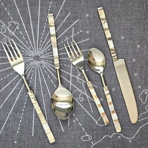 Juego de Cubiertos de Metal con Mango de Nácar en Acabado Dorado para el Hogar y Hoteles, Vajilla de Mesa, Juego de Cubiertos para Comer - Product Image 2