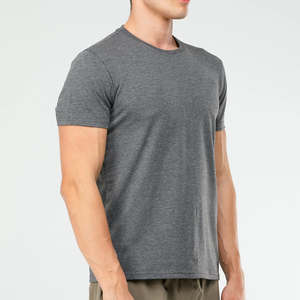 T-shirt en coton épais pour hommes T-shirt de couleur unie Coupe régulière Été essentiel pour les hommes T-shirt uni à la mode pour tenue décontractée - Product Image 4