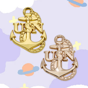 Grossiste Logo Personnalisé Dorure Argent Broche Pin Design Métal Souvenir Cadeau Personnalisé Technique d'Estampage avec Impression Offset - Product Image 1