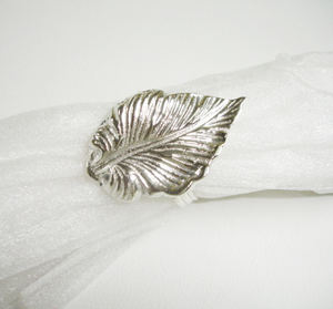 Anneau de serviette en aluminium fantaisie Vantage, plaqué nickel, en forme de feuille en relief, qualité supérieure, décoration de table de designer, décoration de mariage - Product Image 2