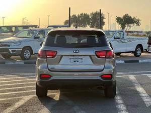 Nouveautés pour le marché mondial : Kia Sorento 2019, option intermédiaire, 3.3L V6, caméra arrière, transmission intégrale 4x4 - Product Image 6