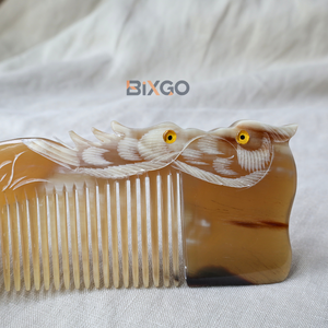 หวีผมรูปเขาควายธรรมชาติทำด้วยมือแบบพรีเมี่ยมหวีแต่งผมทรงตานกฮูกแฟชั่นหรูหราป้องกันไฟฟ้าสถิตย์ปรับแต่งได้สำหรับผู้หญิง - Product Image 6