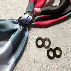 แหวนผ้าพันคอทำจากเขาควาย ขัดเงาเรียบเนียน เพิ่มความหรูหราและยึดผ้าพันคอได้อย่างมั่นคง คุณภาพสูง - Product Image 1