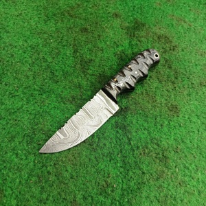 Cuchillo táctico de supervivencia de acero de Damasco con mango de madera Pakka, cuchillo de caza para acampar con Funda de cuero - Product Image 2