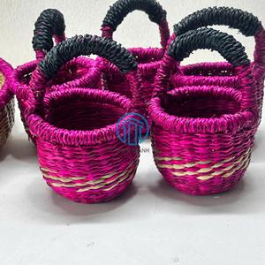 ถาดหญ้าทะเลทอมือพร้อมตะกร้าของขวัญขนาดเล็กสำหรับตกแต่งบ้านหรือบรรจุภัณฑ์เทศกาลรอมฎอนวันหยุดผลิตในเวียดนาม - Product Image 3