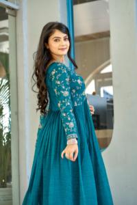 Classique élégant été Salwar Kameez Style de mode long traditionnel avec fil de travail spécial Chinon dernier costume de fête de lancement - Product Image 4