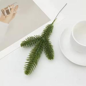 Plantas artificiales Decoraciones navideñas Plantas verdes Hierba de pino Hojas Ramas de pino Adornos pequeños - Product Image 6