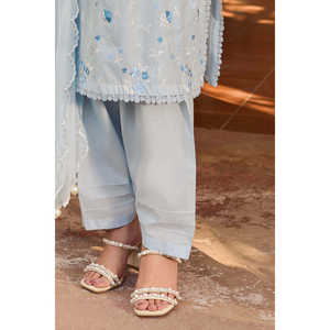 Ensemble de costume en tissu brodé pour femmes, 3 pièces, avec dupatta en mousseline brodée PM-62047 - Product Image 4