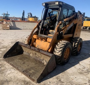 Minicargadora Case 450 de 2010: Potencia Compacta con Rendimiento Confiable - Product Image 1