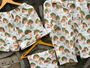 Ensemble de pyjama en coton indien imprimé champignon de luxe chemise de nuit d'été tissée décontractée avec short pour proposition de demoiselle d'honneur - Product Image 6