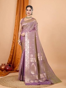 Colección de Saris de Seda Banarasi al por Mayor, Ropa Étnica India Moderna y Tradicional con Intrincados Bordados Zari para Bodas y Fiestas - Product Image 5
