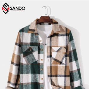 Chaqueta universitaria de béisbol para hombre OEM al por mayor serigrafía personalizada de alta calidad con parches bordados de lentejuelas en tela vaquera - Product Image 1