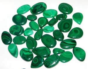 Cabochon de pierres précieuses en malachite naturelle de haute qualité, fabrication de bijoux polis en vert, pierres en vrac-différentes formes et tailles disponibles - Product Image 3