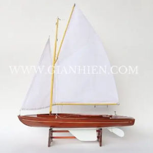 Gia Nhien Fabricant BM16M2 Modèle réduit de bateau artisanal en bois de couleur Bateau à voile en bois de quantité minimale de commande basse pour cadeaux de Pâques - Product Image 1