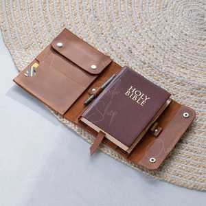 Cubierta de libro de cuero genuino personalizada a la moda, regalo cristiano, cubierta de libro bíblico clásico, cubierta de libro de cuero Premium - Product Image 6