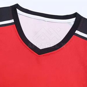 Uniforme de basketball classique haute performance, coupe flexible, respirant, en vente en ligne - Product Image 4