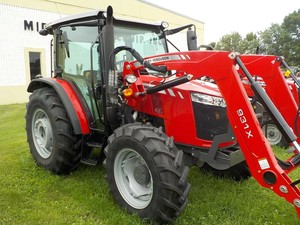 Tractor Agrícola Massey Ferguson 4707 2025 de 75HP 4WD con Cargador y Cabina - Product Image 6