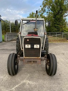 Tracteur Massey Ferguson 390 à vendre. Il a été très bien entretenu et est en excellent état - Product Image 5
