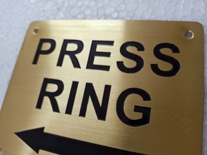 Letreros de latón personalizados y placas de identificación para propietarios de tiendas y casas, personalizados con sus nombres y logotipo, ideales para reventa - Product Image 6