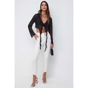 Blouse décontractée d'automne avec logo brodé, décoration en dentelle sur le devant, polyester, coupe classique, pour les fêtes - Product Image 5