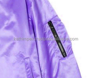 Blouson aviateur en satin léger personnalisé pour homme violet avec ourlet côtelé poches latérales à la taille fermeture éclair pour un usage quotidien - Product Image 4
